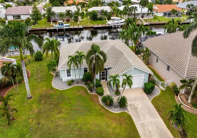 Photo 1 of Single family home for sale at 918 Cimarron Dr, Punta Gorda, FL 33950 | MLS# A4707977 | Listing updated on 2026-10-04