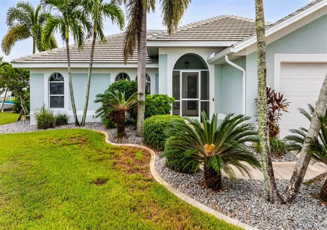 Photo 2 of Single family home for sale at 918 Cimarron Dr, Punta Gorda, FL 33950 | MLS# A4707977 | Listing updated on 2026-10-04