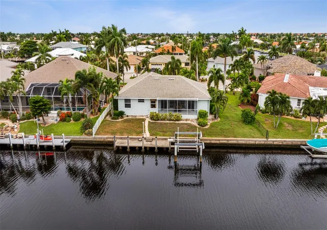 Photo 3 of Single family home for sale at 918 Cimarron Dr, Punta Gorda, FL 33950 | MLS# A4707977 | Listing updated on 2026-10-04
