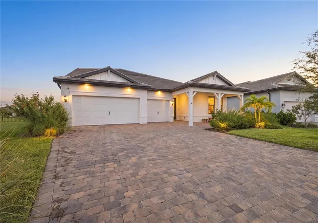 Photo 3 of Single family home for sale at 5839 Silverside Pine Ct, Bradenton, FL 34211 | MLS# A4707978 | Listing updated on 2026-10-01