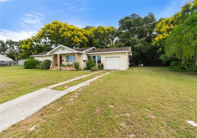 Photo 2 of Single family home for sale at 725 4th Street S, Lake Wales, FL 33853 | MLS# K4903828 | Listing updated on 2026-10-01