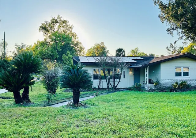 Photo 1 of Single family home for sale at 302 Forest Ave, Altamonte Springs, FL 32701 | MLS# A4707980 | Listing updated on 2026-10-01