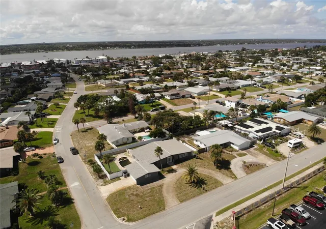 Photo 4 of Single family home for sale at 3001 N Oleander Ave, Daytona Beach, FL 32118 | MLS# O6446187 | Listing updated on 2026-10-01