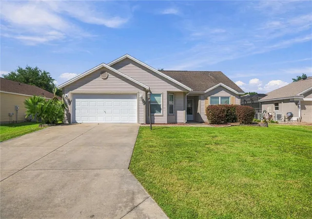 Single family home for sale at 12166 NE 51st Circle, OXFORD, FL 34484 | MLS# OM733171