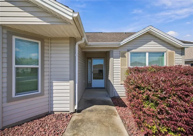 Photo 2 of Single family home for sale at 12166 Ne 51st Circle, Oxford, FL 34484 | MLS# OM733171 | Listing updated on 2026-10-03