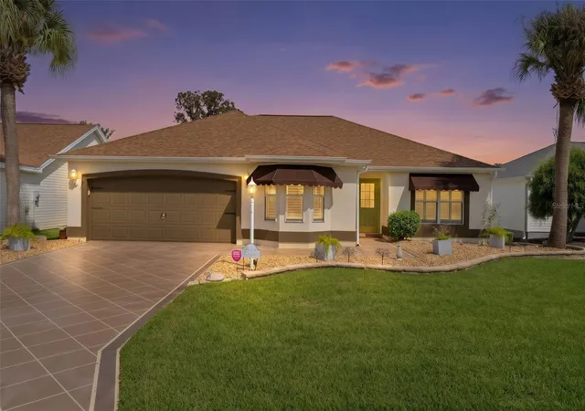 Photo 2 of Single family home for sale at 2105 Suarez Ct, Lady Lake, FL 32159 | MLS# G5118461 | Listing updated on 2026-10-01