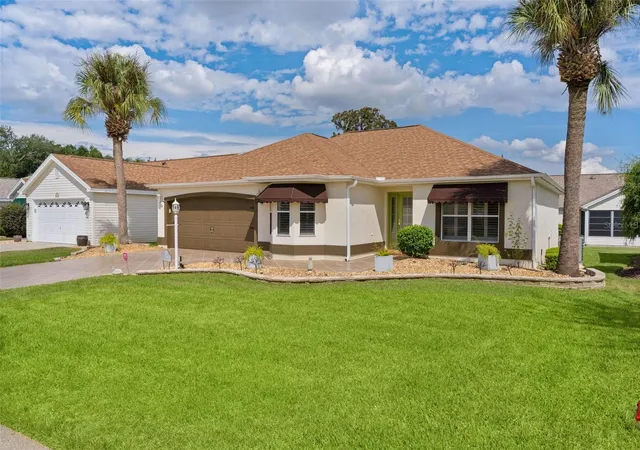 Photo 4 of Single family home for sale at 2105 Suarez Ct, Lady Lake, FL 32159 | MLS# G5118461 | Listing updated on 2026-10-01