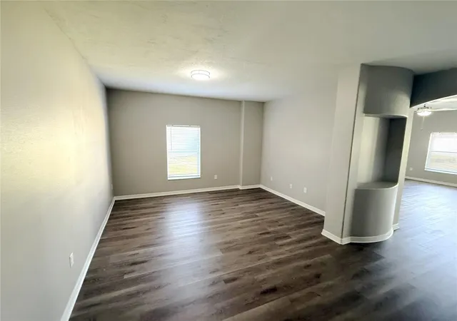 Photo 3 of Single family home for sale at 10239 Newminster Loop, Ruskin, FL 33573 | MLS# TB8553619 | Listing updated on 2026-10-01