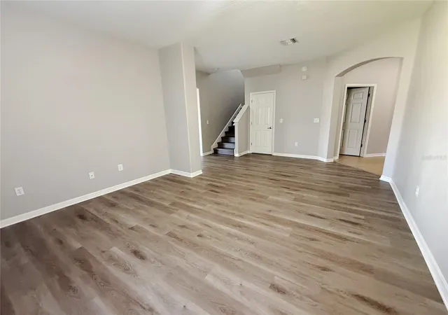 Photo 4 of Single family home for sale at 10239 Newminster Loop, Ruskin, FL 33573 | MLS# TB8553619 | Listing updated on 2026-10-01