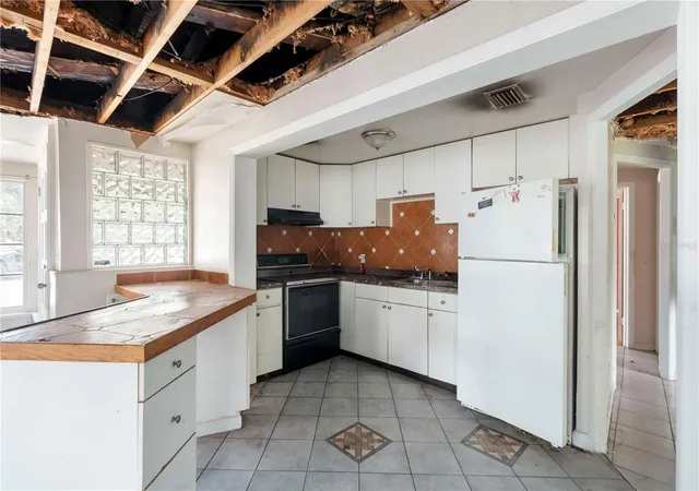 Photo 4 of Single family home for sale at 4246 Courier Ln W, Holiday, FL 34691 | MLS# TB8553620 | Listing updated on 2026-10-09