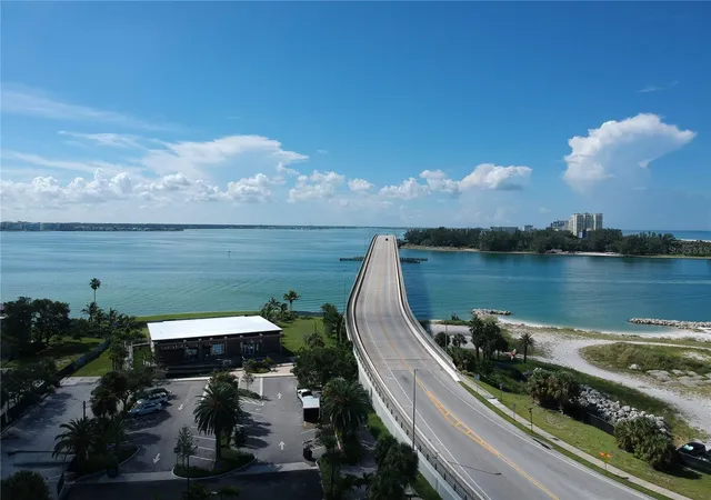 Photo 4 of Condo for sale at 800 S Gulfview Blvd #508, Clearwater Beach, FL 33767 | MLS# A4707985 | Listing updated on 2026-10-05