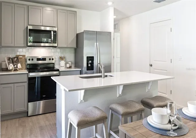 Photo 4 of Single family home for sale at 905 Bluet Dr, Port Orange, FL 32129 | MLS# O6446194 | Listing updated on 2026-10-01