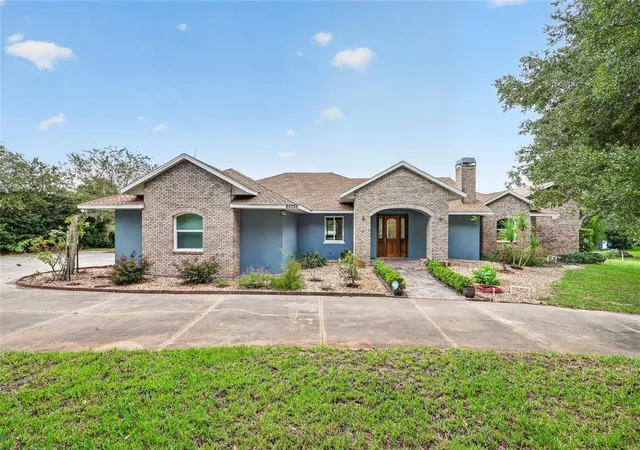 Photo 2 of Single family home for sale at 20035 S Buckhill Rd, Clermont, FL 34715 | MLS# OM733172 | Listing updated on 2026-10-07