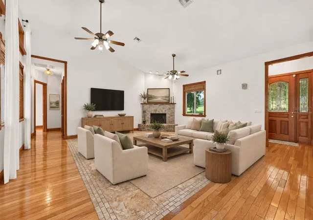 Photo 4 of Single family home for sale at 20035 S Buckhill Rd, Clermont, FL 34715 | MLS# OM733172 | Listing updated on 2026-10-07