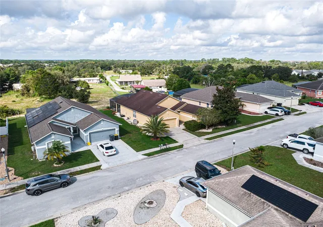 Photo 3 of Single family home for sale at 253 Wildflower Rd, Davenport, FL 33837 | MLS# S5158588 | Listing updated on 2026-10-11