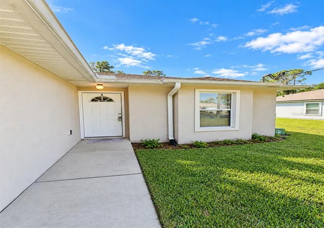 Photo 3 of House for sale at 6 Pleasant Ln, Palm Coast, FL 32164 | MLS# FC321806 | Listing updated on 2026-10-02