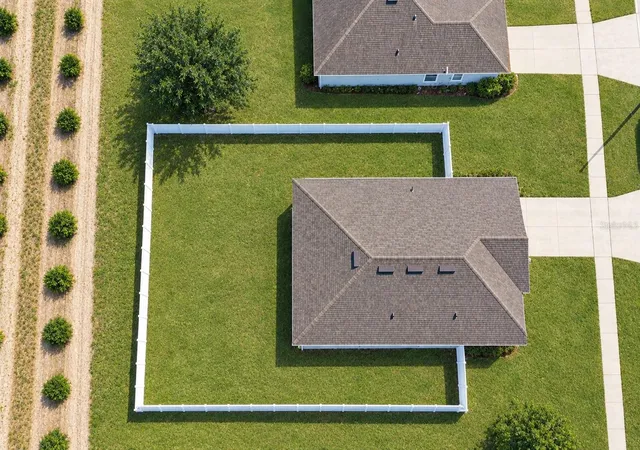 Photo 3 of Single family home for sale at 3588 Spring Crk Rd, Dundee, FL 33838 | MLS# S5158590 | Listing updated on 2026-10-11