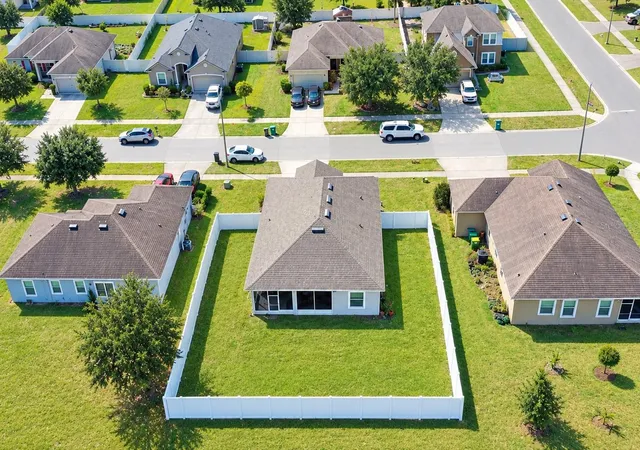 Photo 3 of Single family home for sale at 3588 Spring Crk Rd, Dundee, FL 33838 | MLS# S5158590 | Listing updated on 2026-10-11
