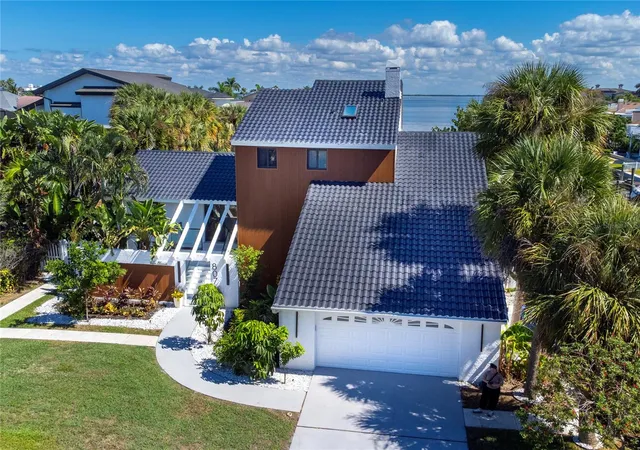 Photo 2 of Single family home for sale at 807 2nd Avenue S, Tierra Verde, FL 33715 | MLS# TB8553645 | Listing updated on 2026-10-20
