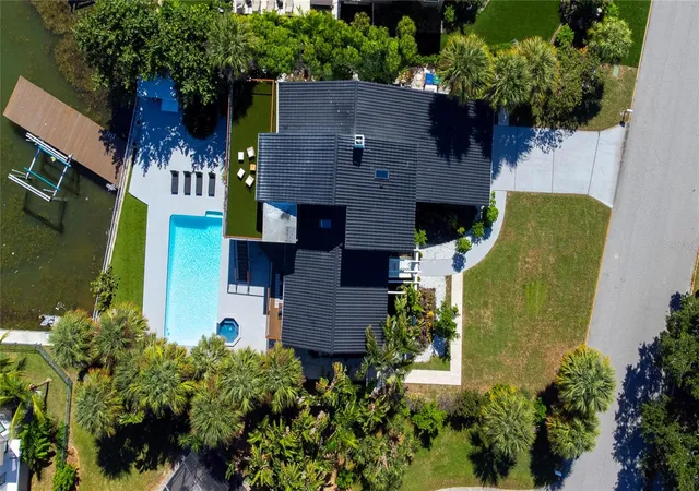 Photo 4 of Single family home for sale at 807 2nd Avenue S, Tierra Verde, FL 33715 | MLS# TB8553645 | Listing updated on 2026-10-20