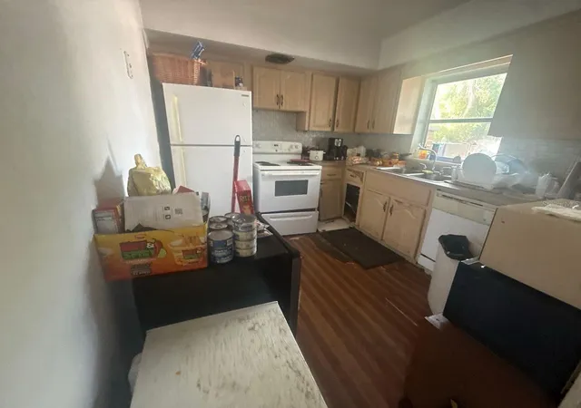Photo 3 of Sale Pending at 606 Ventura Ave, Orlando, FL 32805 | MLS# A4707988 | Listing updated on 2026-10-02