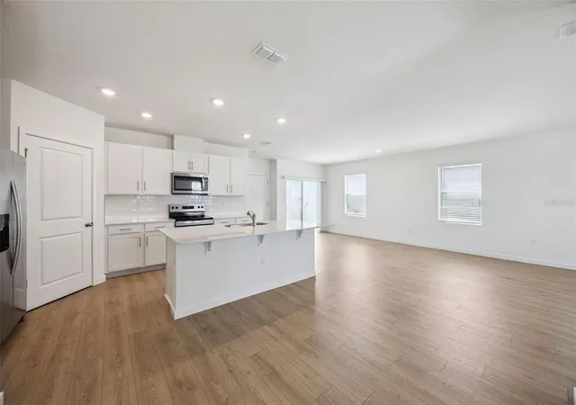 Photo 4 of Single family home for sale at 5249 Marshelder St, Apopka, FL 32712 | MLS# O6446216 | Listing updated on 2026-10-06