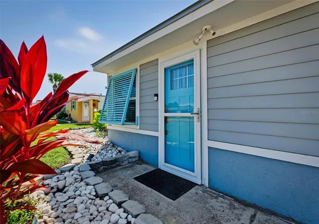 Photo 3 of Single family home for sale at 118 Roberta Rd, Ormond Beach, FL 32176 | MLS# O6446217 | Listing updated on 2026-10-01