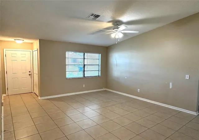 Photo 3 of Single family home for sale at 2821 Eagle Run Cir S, Clearwater, FL 33760 | MLS# TB8553663 | Listing updated on 2026-10-02
