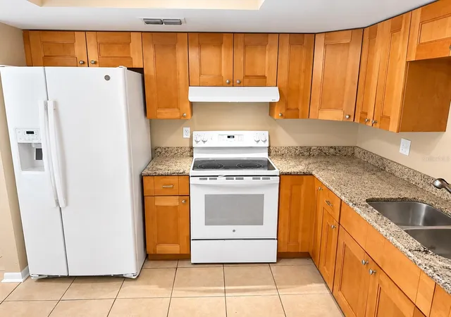 Photo 4 of Single family home for sale at 2821 Eagle Run Cir S, Clearwater, FL 33760 | MLS# TB8553663 | Listing updated on 2026-10-02