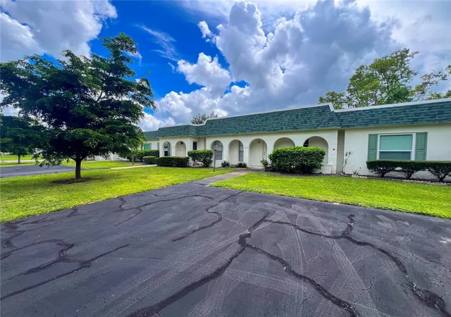 Photo 1 of Condo for sale at 4205 34th Avenue Dr W, Bradenton, FL 34205 | MLS# A4707991 | Listing updated on 2026-10-06