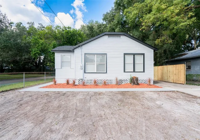 Photo 2 of Single family home for sale at 8202 N Alaska St, Tampa, FL 33604 | MLS# TB8553673 | Listing updated on 2026-10-02