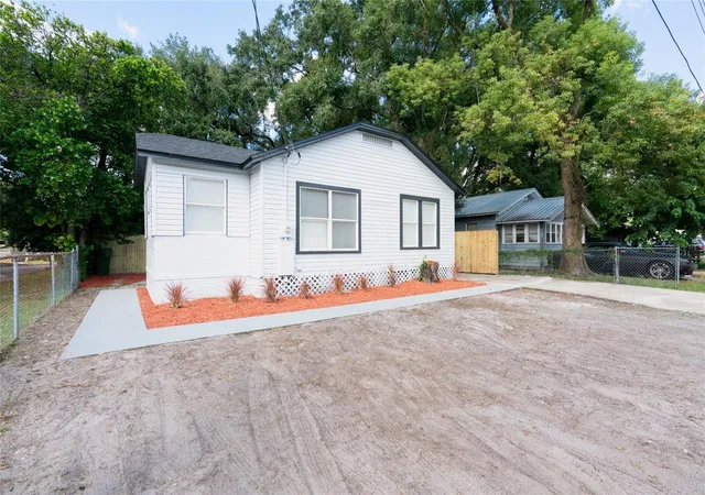 Photo 3 of Single family home for sale at 8202 N Alaska St, Tampa, FL 33604 | MLS# TB8553673 | Listing updated on 2026-10-02