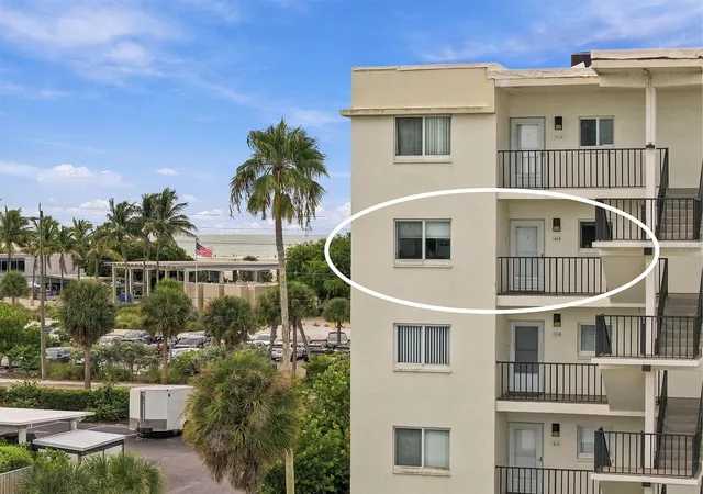 Photo 1 of Condo for sale at 797 Beach Rd #415, Sarasota, FL 34242 | MLS# A4707994 | Listing updated on 2026-10-14