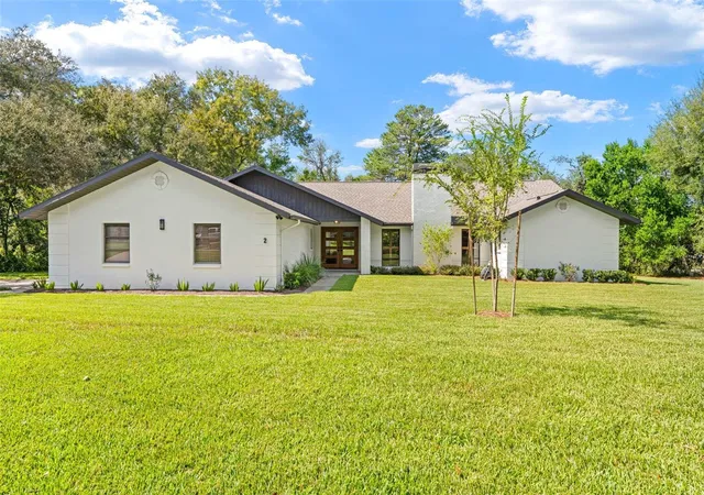 Single family home for sale at 2 Gerbera Ct, Homosassa, FL 34446 | MLS# W7889964 | Listing updated on 2026-10-20