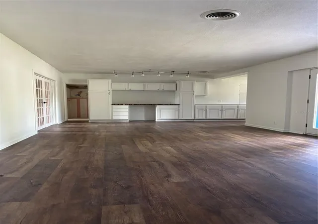 Photo 4 of Single family home for sale at 1541 Bonair St, Clearwater, FL 33755 | MLS# TB8553683 | Listing updated on 2026-10-16