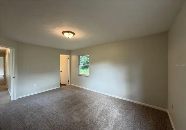 Photo 3 of Single family home for sale at 411 W Seminole Ave, Eustis, FL 32726 | MLS# O6446227 | Listing updated on 2026-10-09
