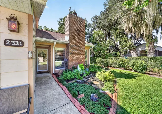 Photo 3 of Townhouse for sale at 2331 Se 19th Circle, Ocala, FL 34471 | MLS# OM733185 | Listing updated on 2026-10-06