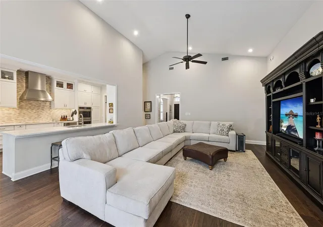 Photo 4 of Single family home for sale at 704 Ironwood Ct, Winter Springs, FL 32708 | MLS# O6446231 | Listing updated on 2026-10-04