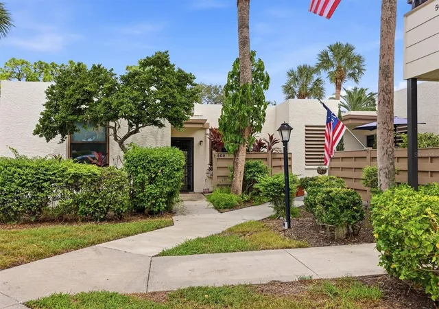 Photo 1 of Condo for sale at 509 Lakeside Dr #509, Bradenton, FL 34210 | MLS# A4708000 | Listing updated on 2026-10-03