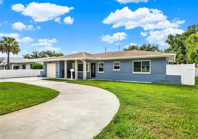 Photo 1 of Single family home for sale at 1000 59th Avenue S, Saint Petersburg, FL 33705 | MLS# TB8553693 | Listing updated on 2026-10-16