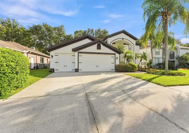 Photo 2 of Single family home for sale at 10102 Vista Pointe Dr, Tampa, FL 33635 | MLS# TB8553704 | Listing updated on 2026-10-07