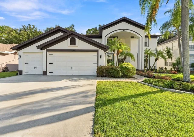 Photo 3 of Single family home for sale at 10102 Vista Pointe Dr, Tampa, FL 33635 | MLS# TB8553704 | Listing updated on 2026-10-07
