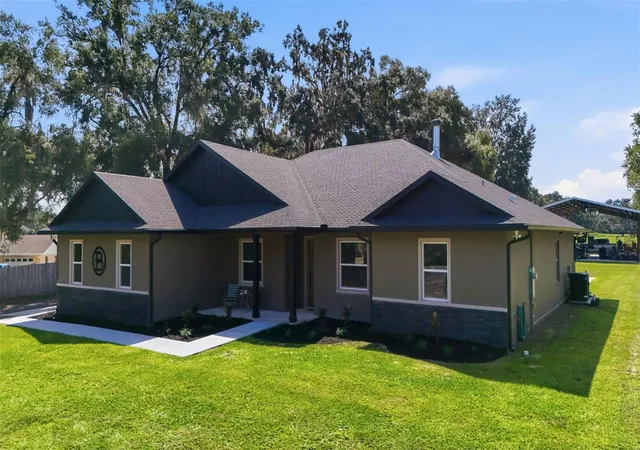 Photo 3 of Single family home for sale at 19106 Clayton Trl, Altoona, FL 32702 | MLS# G5118468 | Listing updated on 2026-10-06