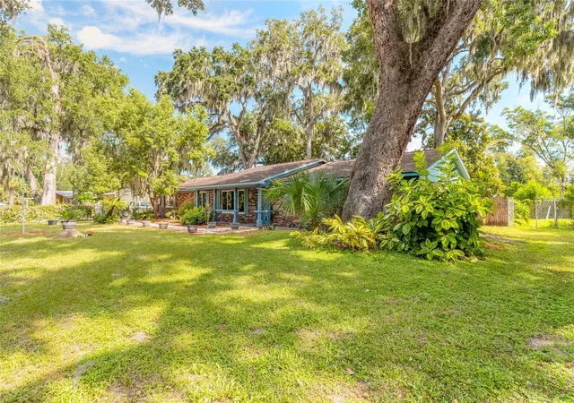 Photo 2 of Single family home for sale at 1225 Vine St, Daytona Beach, FL 32117 | MLS# NS1089397 | Listing updated on 2026-10-01