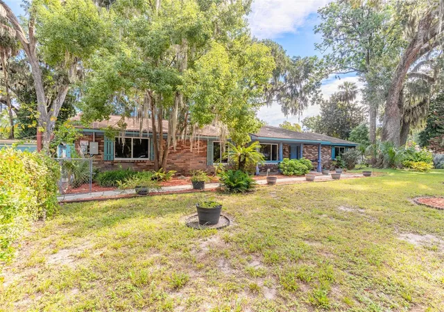 Photo 3 of Single family home for sale at 1225 Vine St, Daytona Beach, FL 32117 | MLS# NS1089397 | Listing updated on 2026-10-01