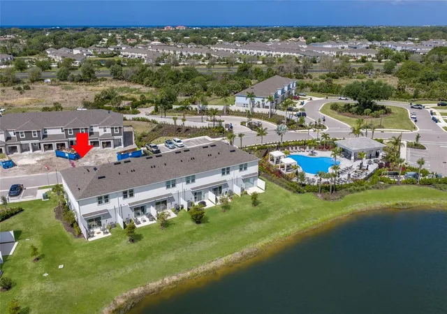 Photo 3 of Townhouse for sale at 15150 Ginetti St, Nokomis, FL 34275 | MLS# A4708001 | Listing updated on 2026-10-10