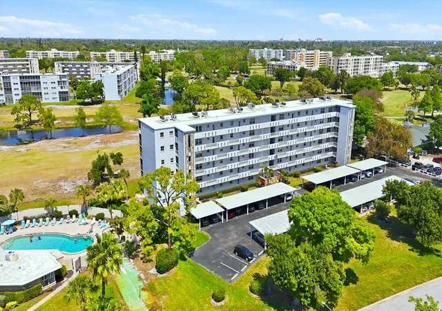Listing Photo 3 - Condo for sale in building located at 4240 Ironwood Cir, Bradenton, FL 34209 - Unit #406AA
