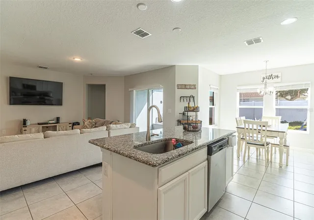 Photo 4 of Single family home for sale at 735 Jefferson St, Davenport, FL 33837 | MLS# L4965465 | Listing updated on 2026-10-29