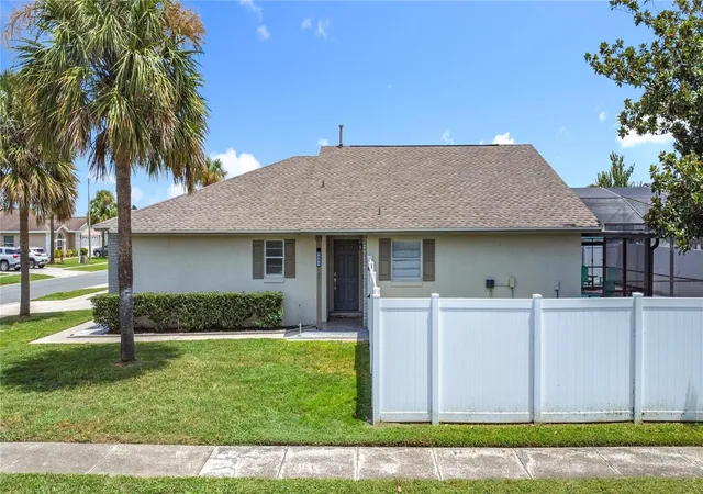 Photo 3 of Single family home for sale at 3221 White Dove Ln, Kissimmee, FL 34746 | MLS# O6446240 | Listing updated on 2026-10-01