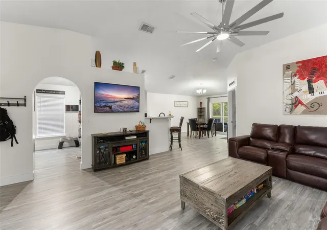 Photo 3 of Single family home for sale at 1827 Cor Meadow Cir, Orlando, FL 32820 | MLS# O6446245 | Listing updated on 2026-10-05